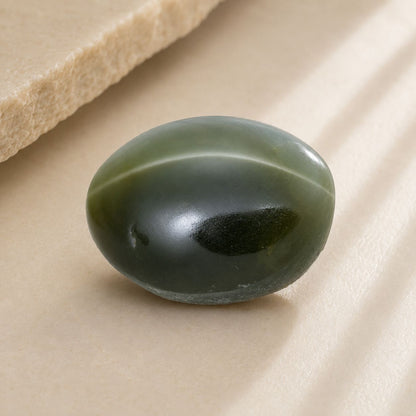 Natural Cat's Eye (Lehsunia) Gemstone | StarVeda